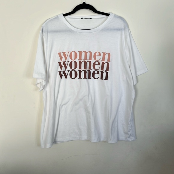 SHEIN T Shirt size 4XL🍀 - Picture 1 of 6